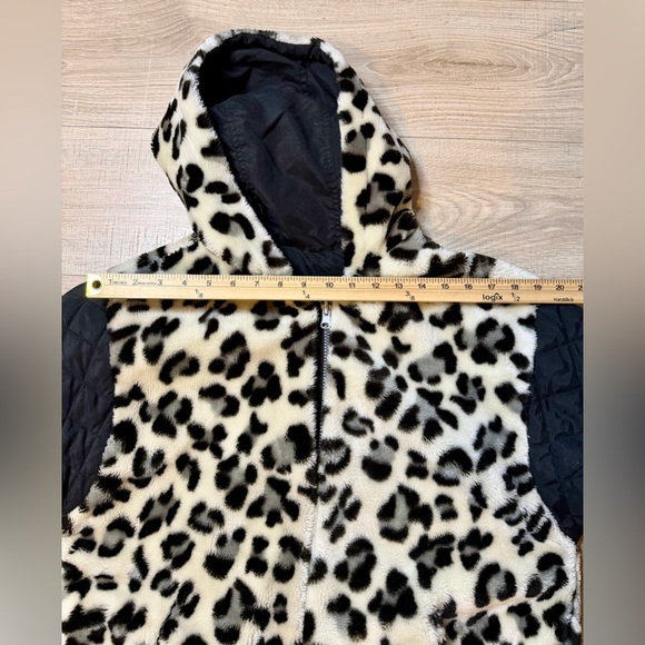 Black & White Leopard Faux Fur Hoodie Jacket (No Brand, Unisex Fit) - Picture 7 of 9